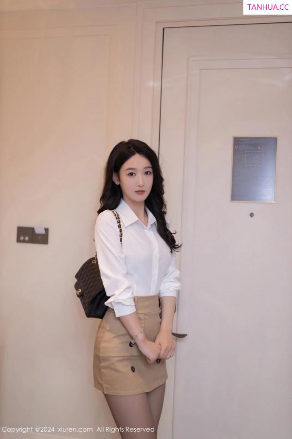 [XiuRen]高清写真图 2024.05.20 No.8571 唐安琪 黑丝美腿
